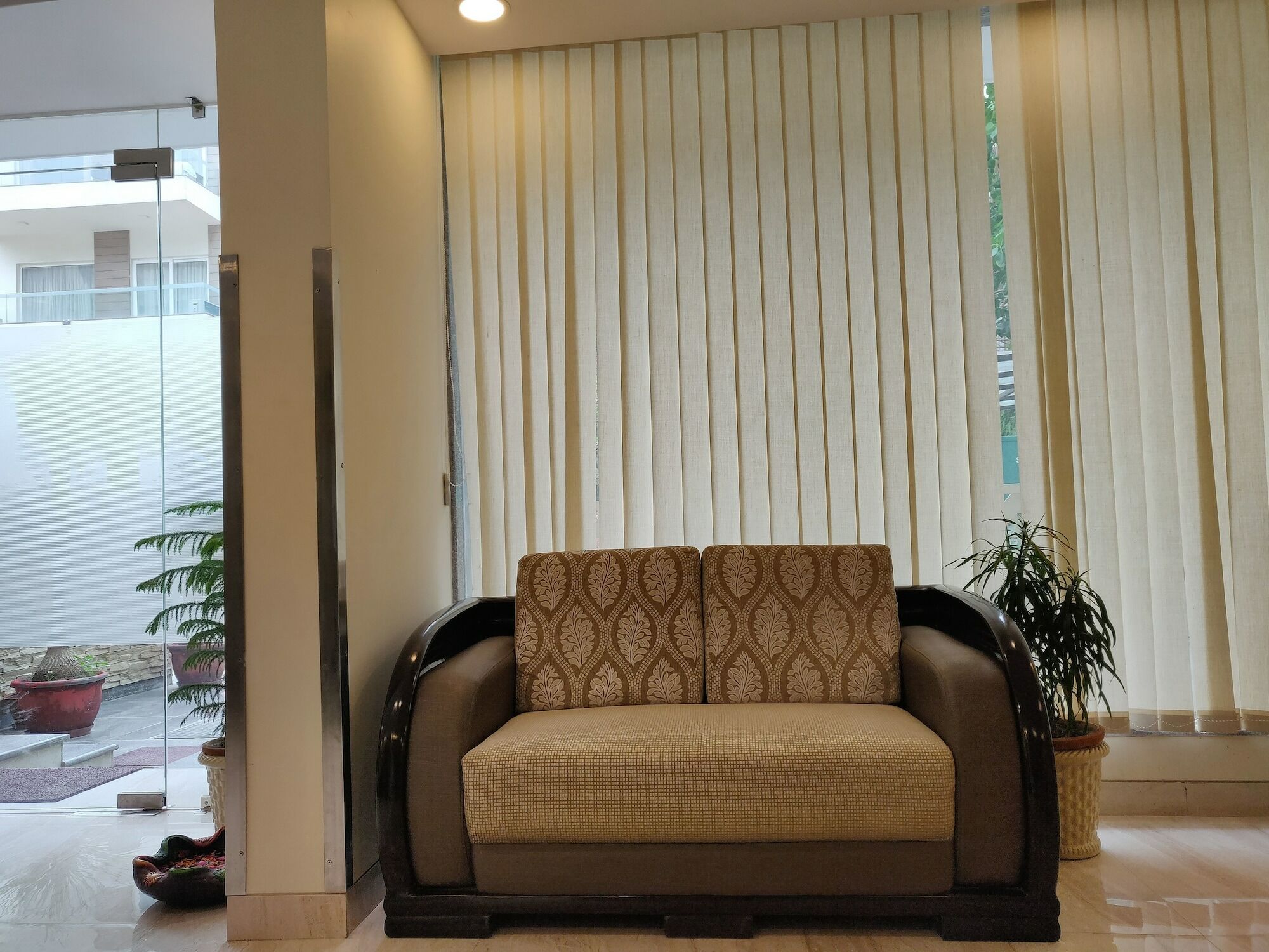 Treebo Sai Village Gold Souk - Sec 43 Gurgaon Exterior foto